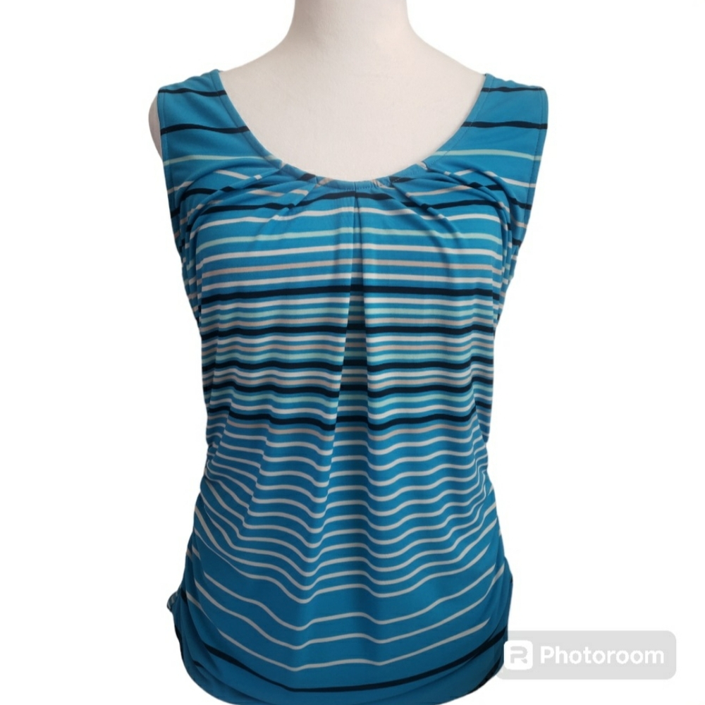 New York & Co. Woman's Sleeveless Scoop Neck Top